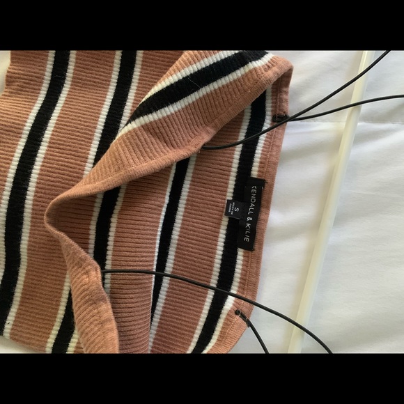 Never worn Pacsun striped crop top string straps - Picture 3 of 5